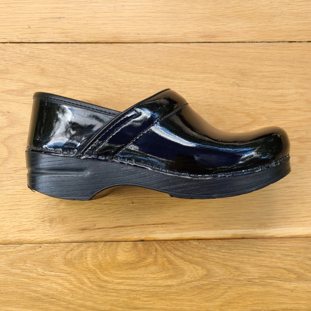 Dansko Professional Clog Black Patent Leather 38